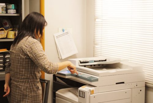 簡単で給料が安い仕事が多い